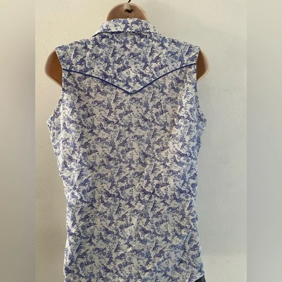 Wrangler beautiful horses pattern Sleeveless Blue and White Button-Down Shirt - Picture 5 of 8
